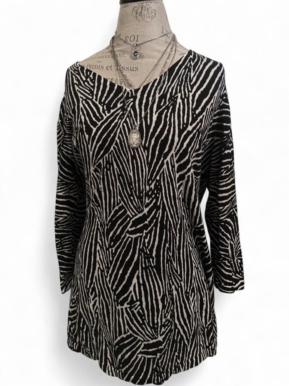 Jones New York • Zebra Print V Neck Linen Blouse • SIZE - 1X • NWOT